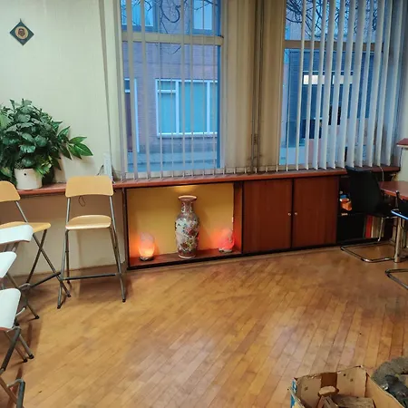Хостел Frank's Backpackers Хельмонд