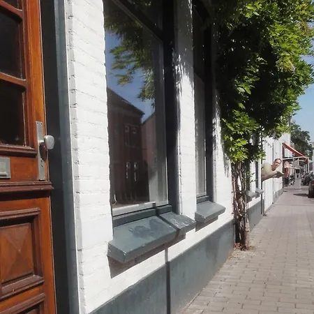 Frank's Backpackers Vandrarhem *