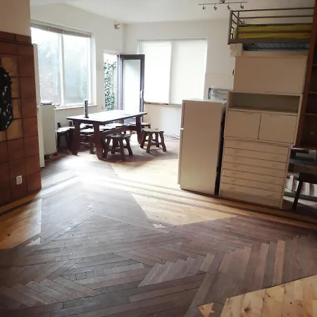 Auberge de jeunesse Frank's Backpackers *